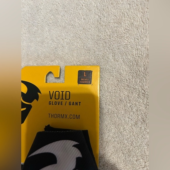 Thor Blue and Yellow Gloves for Enhanced Grip and Comfort - Picture 3 of 5